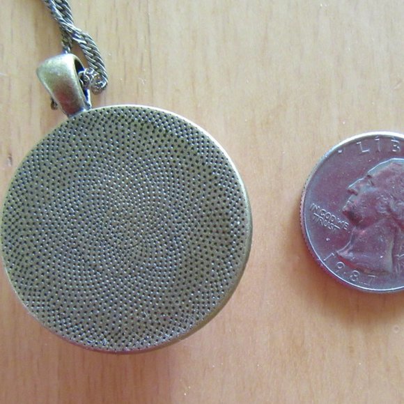 Pink striped agate pendant necklace brass chain - Picture 7 of 7